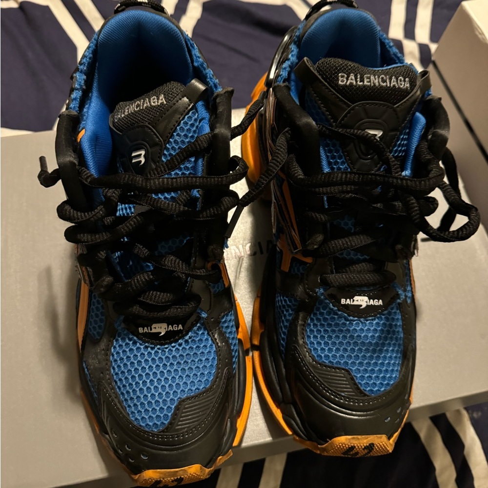 Balenciaga’s 43